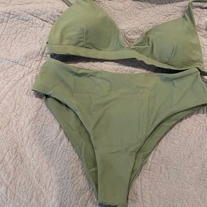 Swim suit size large. Never worn